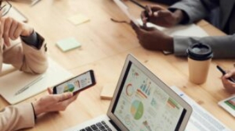 pexels-fauxels-3184639-300x300-mjEqZr64KqHa8EGY