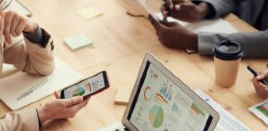 pexels-fauxels-3184639-300x300-mjEqZr64KqHa8EGY